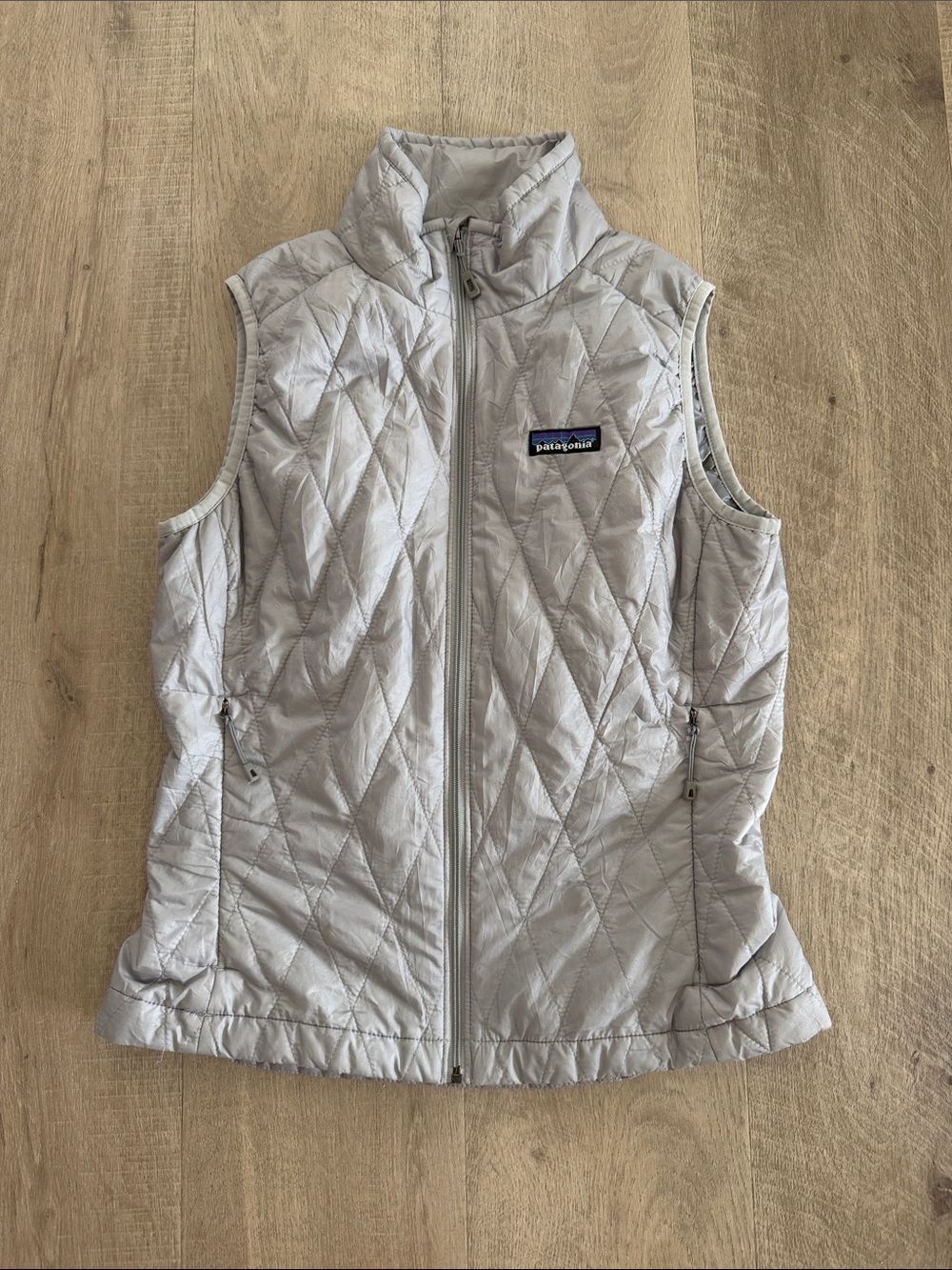 Patagonia women’s primaloft Light Gray Quilted Vest size XS